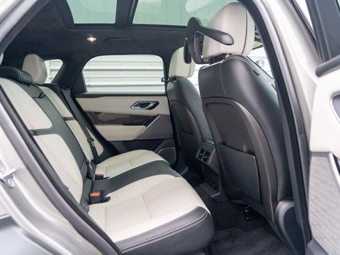 Used 2018 Land Rover Range Rover Velar image 40