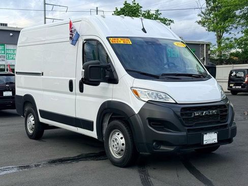 Used 2023 RAM ProMaster 2500 FWD image 3