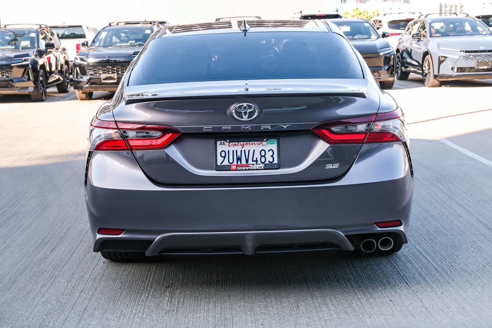 Used 2022 Toyota Camry SE FWD image 5