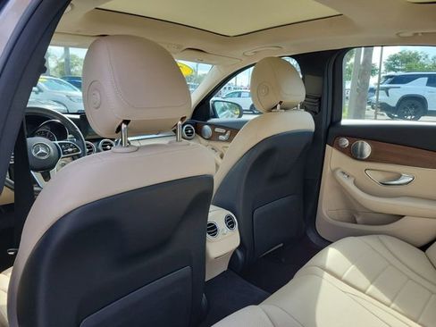 Used 2019 Mercedes-Benz C 300 4MATIC Sedan image 8
