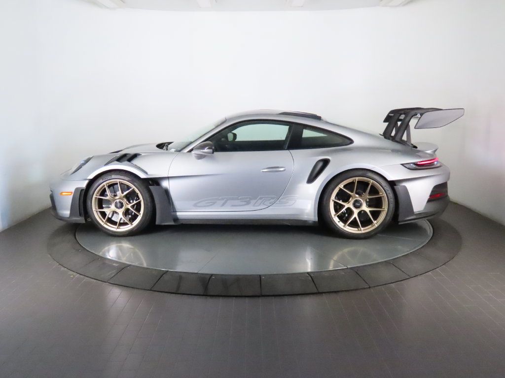 Certified 2025 Porsche 911 GT3 RS RWD image 2