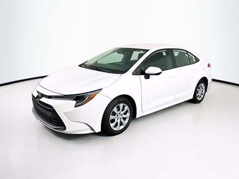 Used 2024 Toyota Corolla LE FWD image 3