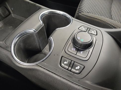 Used 2023 GMC Terrain SLE w/ Driver Convenience Package image 26