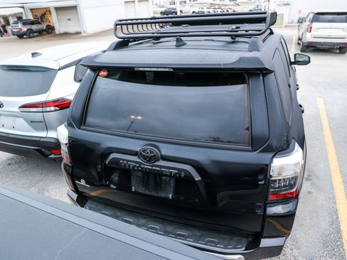 Used 2023 Toyota 4Runner TRD Off-Road Premium w/ Off Road Premium Plus Package image 9