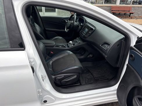 Used 2015 Chrysler 200 S w/ Comfort Group image 4