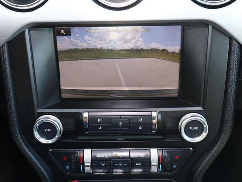 Used 2015 Ford Mustang Premium image 26