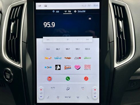 Used 2024 Ford Edge SEL image 29