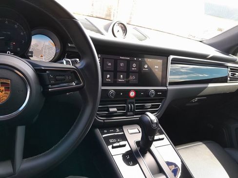 Used 2022 Porsche Macan image 18