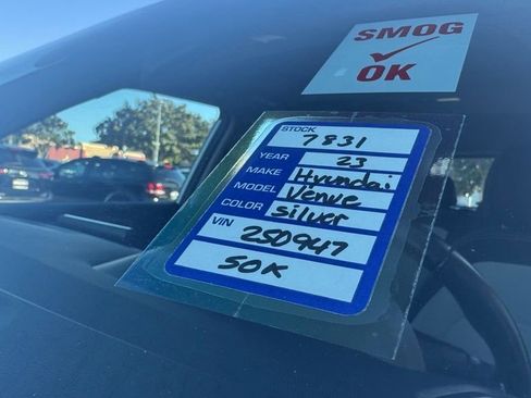 Used 2023 Hyundai Venue SEL image 32