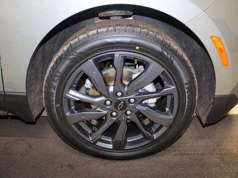 Used 2024 Chevrolet Equinox RS w/ RS Leather Package image 19