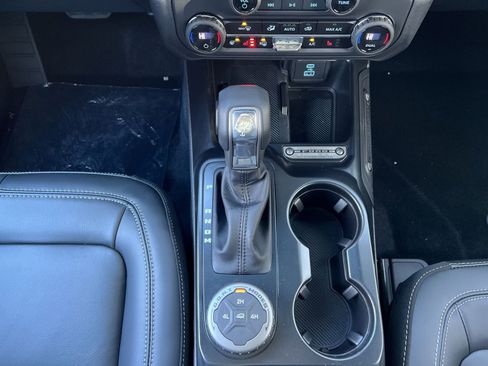 New 2025 Ford Bronco Outer Banks image 22