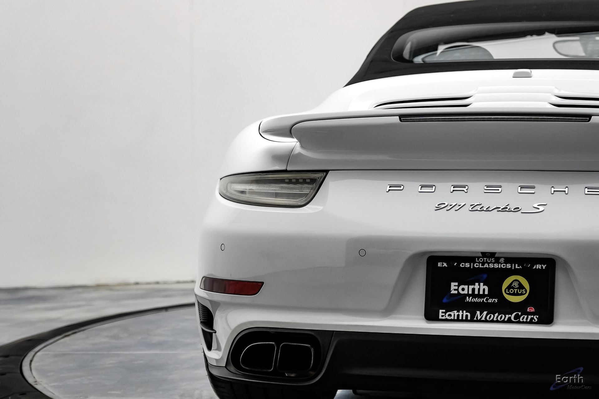 Used 2016 Porsche 911 Turbo S AWD/4WD image 15