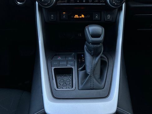 Used 2025 Toyota RAV4 XLE image 23
