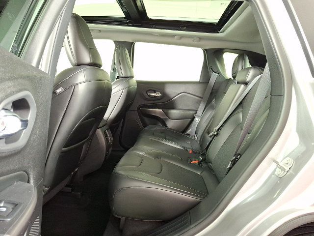 Used 2020 Jeep Cherokee Limited AWD/4WD image 13
