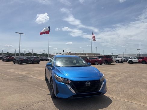 Certified 2025 Nissan Sentra SV FWD image 3