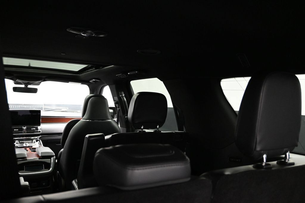 Used 2022 Lincoln Navigator L Reserve AWD/4WD image 27