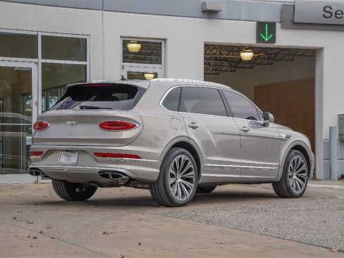 Certified 2024 Bentley Bentayga Extended Wheelbase image 11