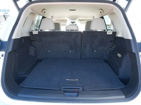 Used 2025 Nissan Rogue SV AWD/4WD image 18