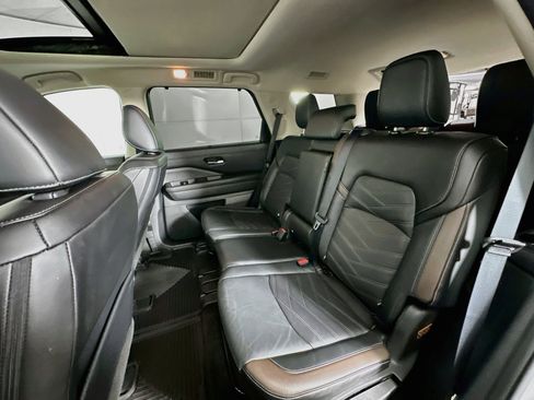 Used 2024 Nissan Pathfinder Platinum w/ Cargo Package AWD/4WD image 29