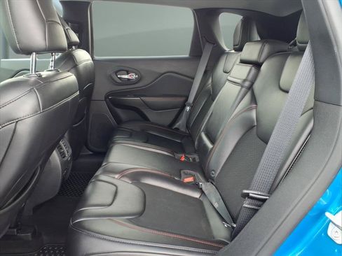 Used 2019 Jeep Cherokee Trailhawk w/ Cold Weather Group AWD/4WD image 20