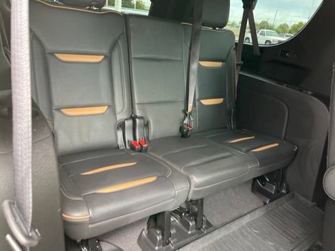Used 2024 GMC Yukon XL AT4 w/ AT4 Premium Package AWD/4WD image 19