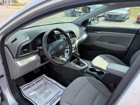 Used 2019 Hyundai Elantra SEL FWD image 14