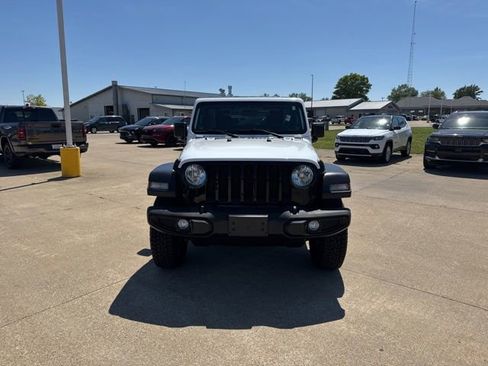 Used 2021 Jeep Wrangler Sport AWD/4WD image 2