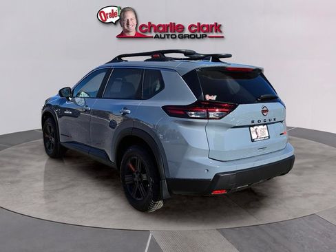 Used 2025 Nissan Rogue SV AWD/4WD image 4