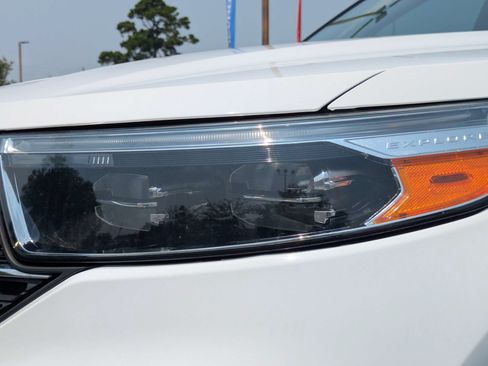 Used 2022 Ford Explorer XLT w/ Class IV Trailer Tow Package AWD/4WD image 33
