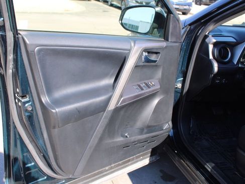 Used 2018 Toyota RAV4 XLE image 17