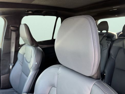 Used 2024 Volvo XC90 T8 Ultimate w/ Lounge Package image 15