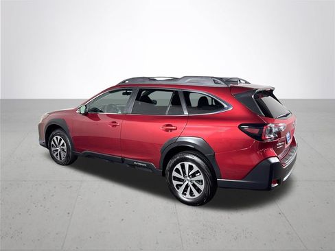 Certified 2025 Subaru Outback Premium AWD/4WD image 9