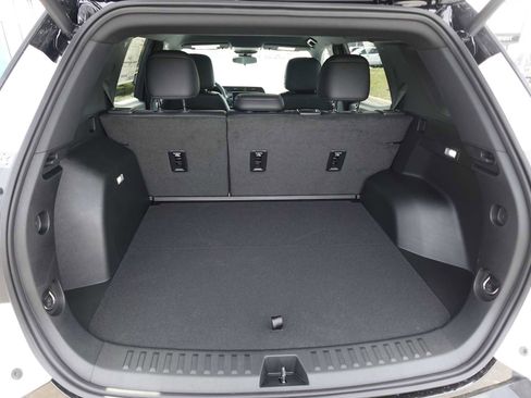 Used 2026 GMC Terrain AT4 w/ Convenience Package III image 22