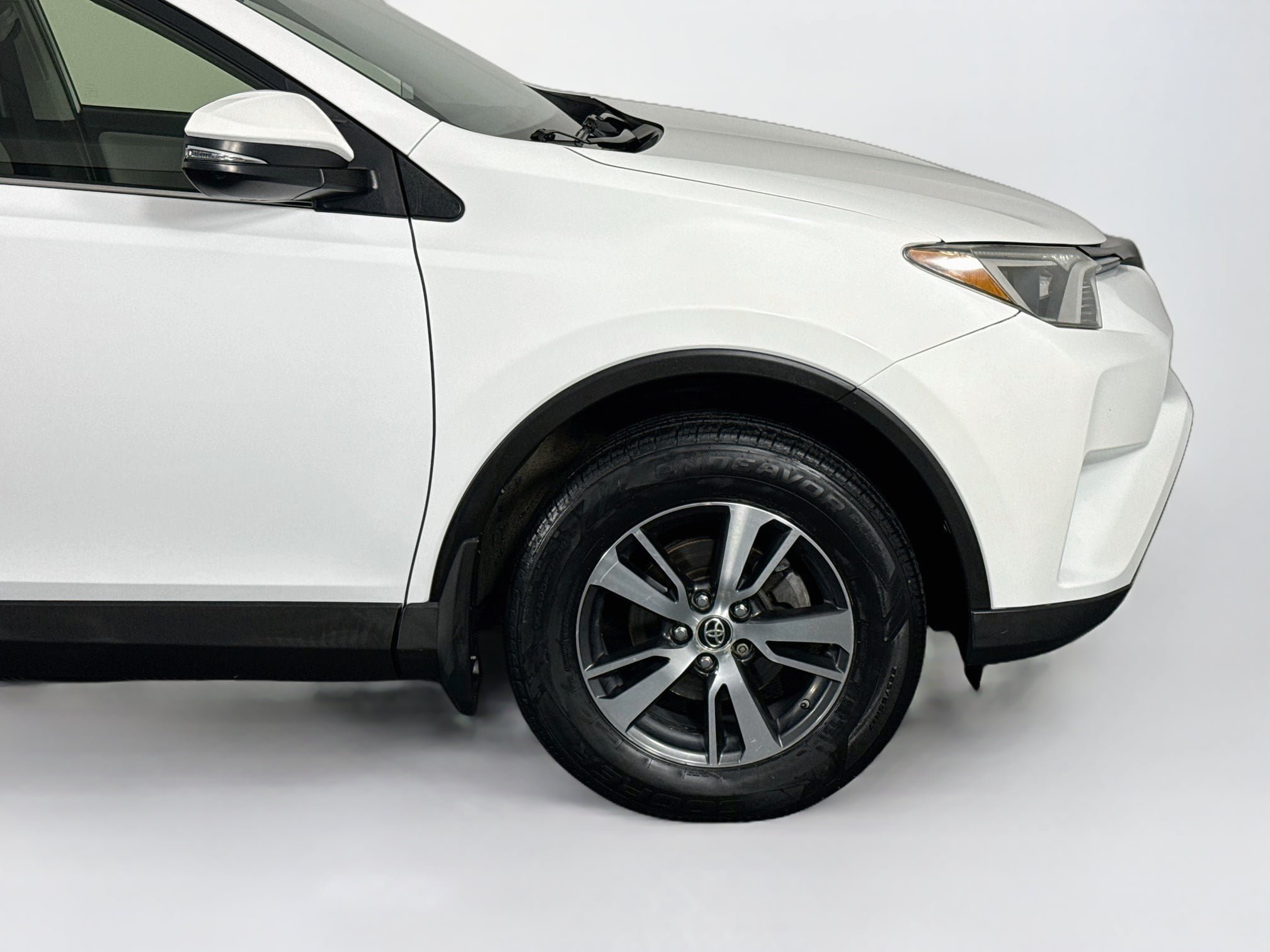 Used 2018 Toyota RAV4 XLE AWD/4WD image 45