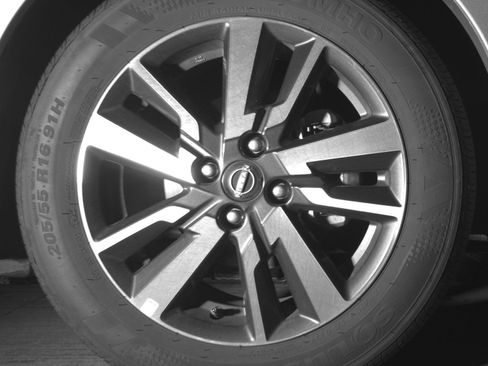 Used 2025 Nissan Versa SV FWD image 16