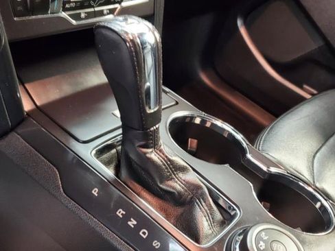 Used 2017 Ford Explorer XLT w/ XLT Technology Feature Bundle image 25