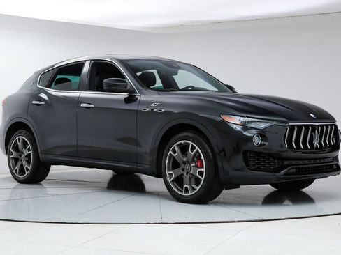Certified 2023 Maserati Levante GT AWD/4WD image 7