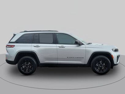 New 2026 Jeep Grand Cherokee Altitude