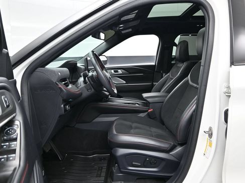 Used 2025 Ford Explorer ST AWD/4WD image 15