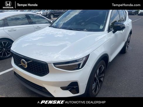 Used 2023 Volvo XC40 B5 Ultimate AWD/4WD image 1