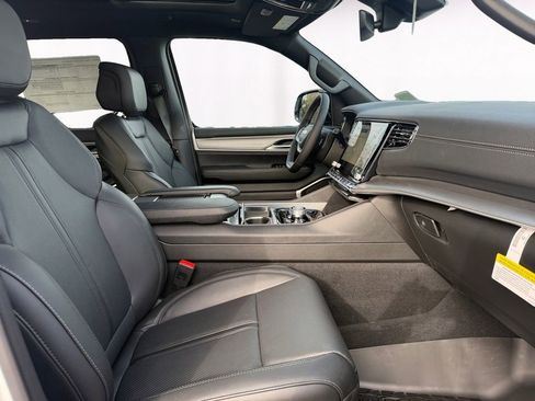 New 2026 Jeep Grand Wagoneer 4WD image 15