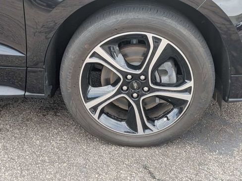 Used 2021 Ford Edge ST image 11