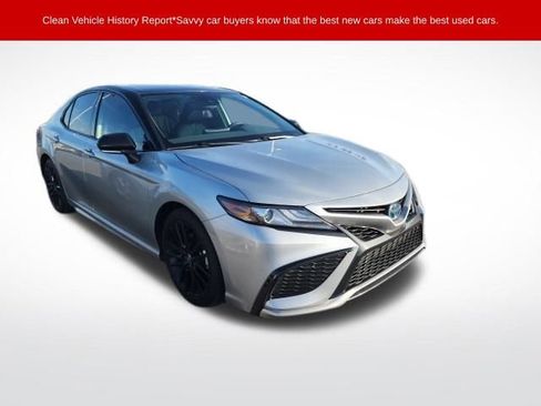 Used 2023 Toyota Camry XSE image 3