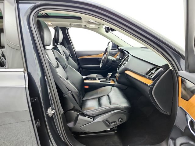 Used 2021 Volvo XC90 T6 Momentum w/ Climate Package AWD/4WD image 18