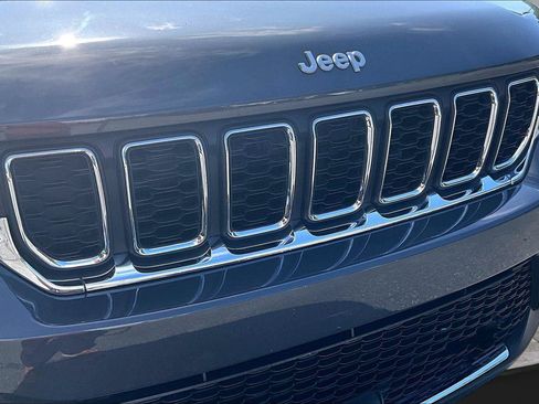 Certified 2025 Jeep Grand Cherokee Laredo X w/ Luxury Tech Group I AWD/4WD image 38