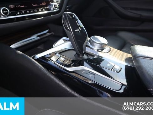 Used 2019 BMW 530e image 30