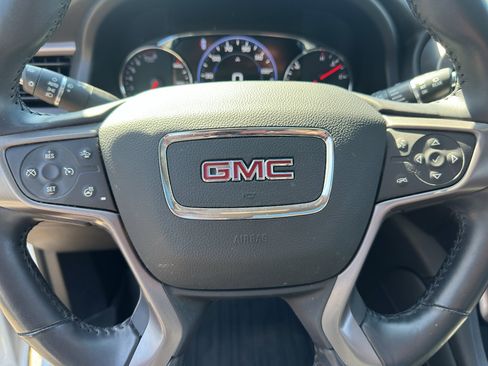 Used 2022 GMC Acadia AT4 w/ Technology Package image 22