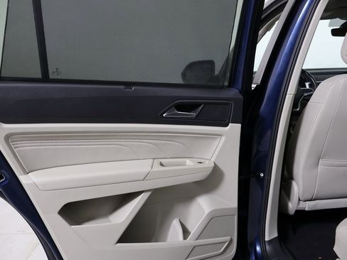 Used 2021 Volkswagen Atlas SE w/ Panoramic Sunroof Package image 23