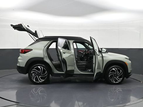 Used 2024 Chevrolet TrailBlazer RS w/ Driver Confidence Package AWD/4WD image 38