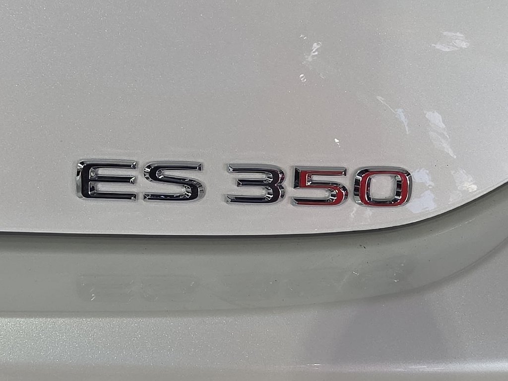 Used 2025 Lexus ES 350 w/ Premium Package FWD image 11